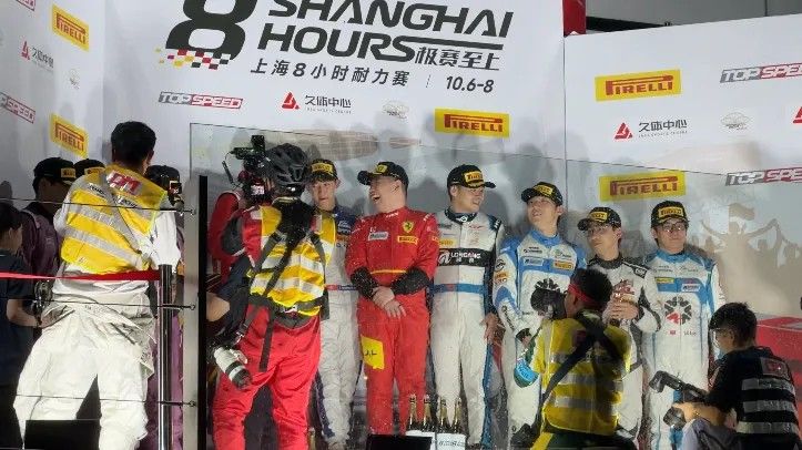 上海8幼时耐力赛惊现“时光”背心丨DM龙8官方网站与明星车手王一博同框